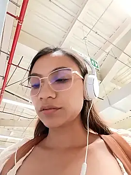 Leticia_Hinkley_ webcam