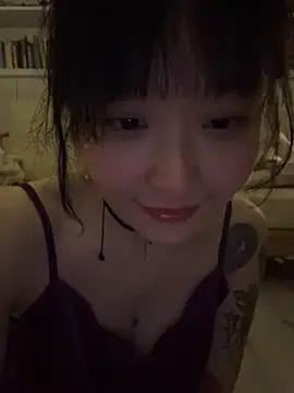 美女Etherealcat33在线直播