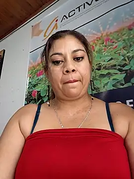 Laura-Hernandez webcam