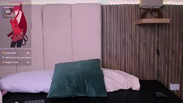 Lunita_naughty webcam