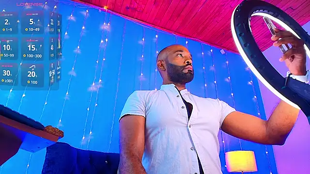 LOGAN_ADAMS27 webcam