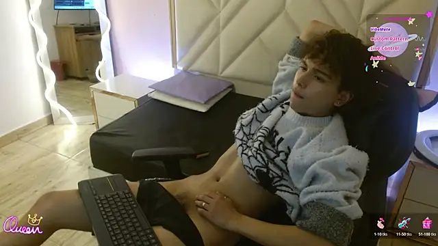 elian_tay (M twink) - flash feet