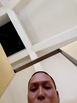 MUSCLE178's live cam