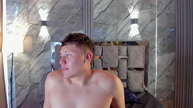 Manson_and_Zoe webcam