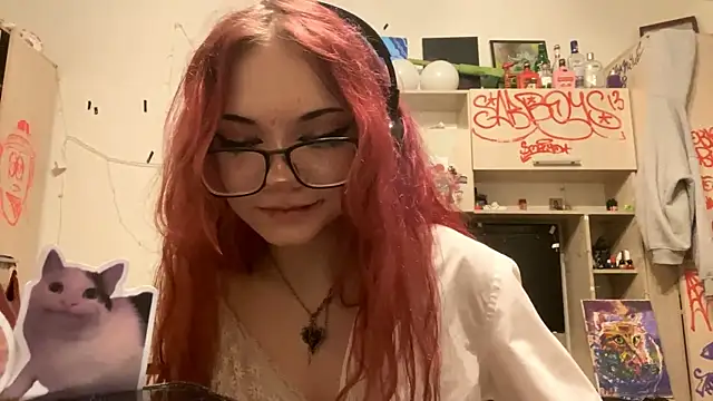 RedHeadCat webcam