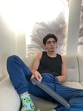 abrilandjulian's room