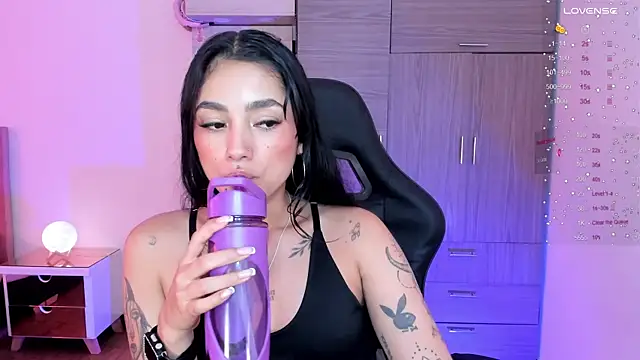 Lizzie_corner_v webcam