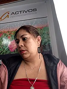 Laura-Hernandez webcam