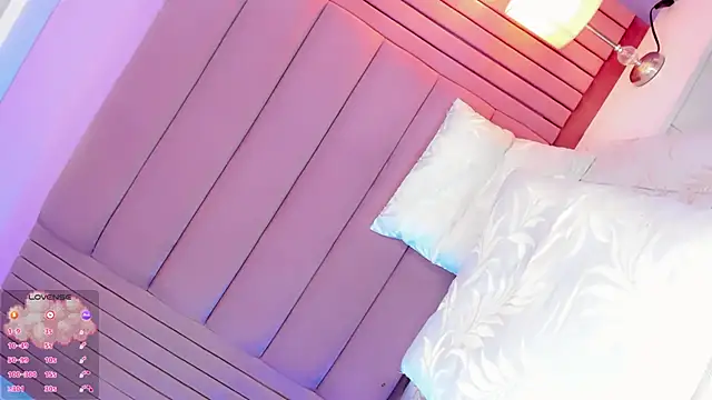 Camille_deluxe webcam