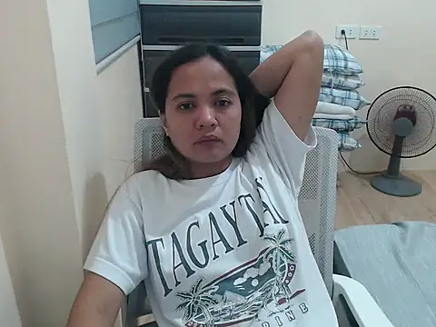 xTheLastVIRGINx webcam