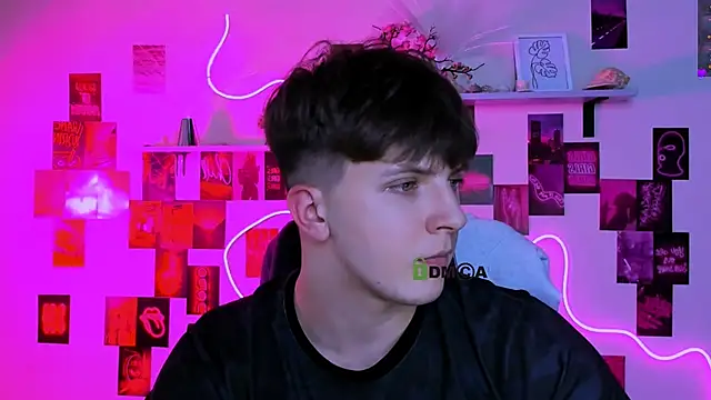 travis_wolf_ live sex cam