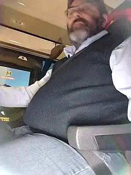 necroforo (M mature) - Fare vedere il cazzo