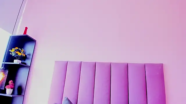 violet_myerrs webcam