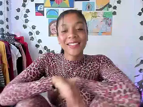 ElectraaJoness webcam