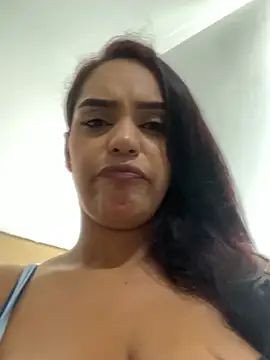 Sara-77 live sex cam