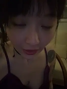 美女Etherealcat33在线直播