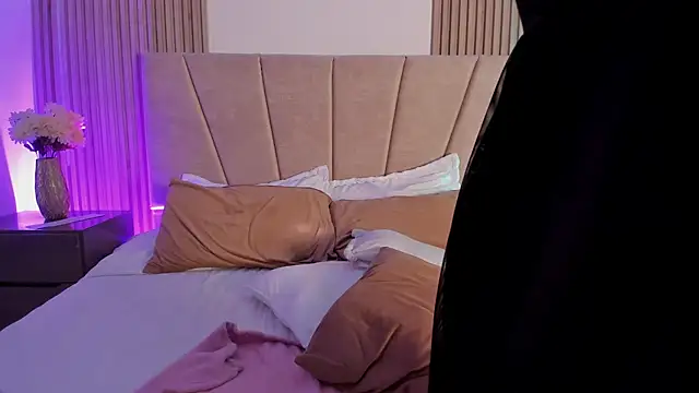 Victoria_Beaumont webcam