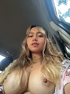 Webcam Model (amanda-medrano1) is live