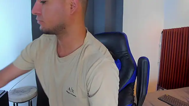 Max_hotlatin2 webcam