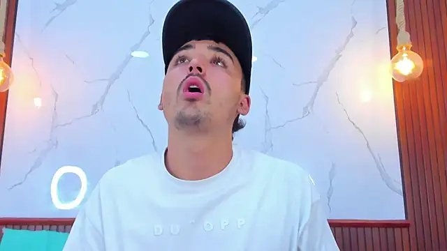 Hadrian_Torres webcam