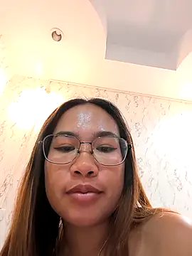 Ponthip live sex cam