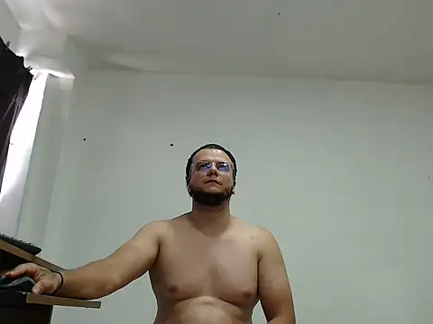 cloudsxxx - Cloudsxxx's free webcam - UK Sex Cams