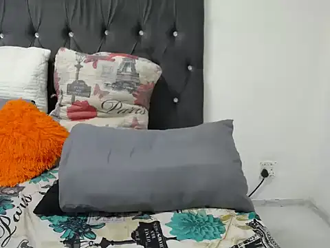 BootySoYummyX webcam