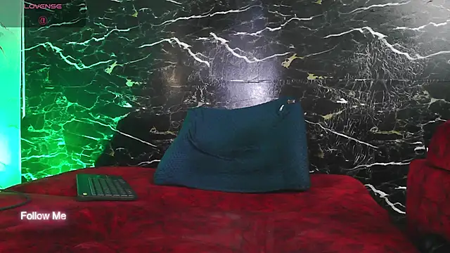 crislingery_dolli webcam