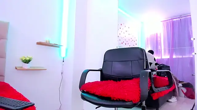 ameliefederline11 - Ameliefederline11's free webcam - UK Sex Cams