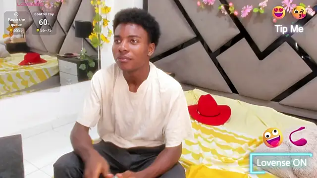 noahjhonson69 (M young) - finger in my ass