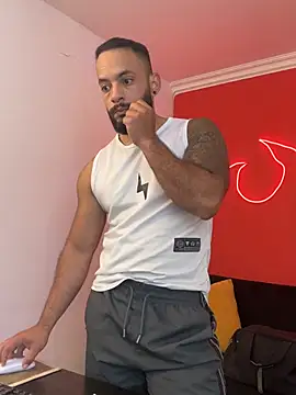 mike_savage3 (M young) - Flex show glow with oil my muscles