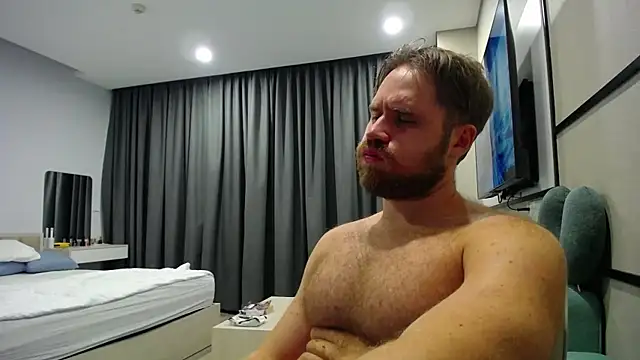 LorenzoLux live sex cam