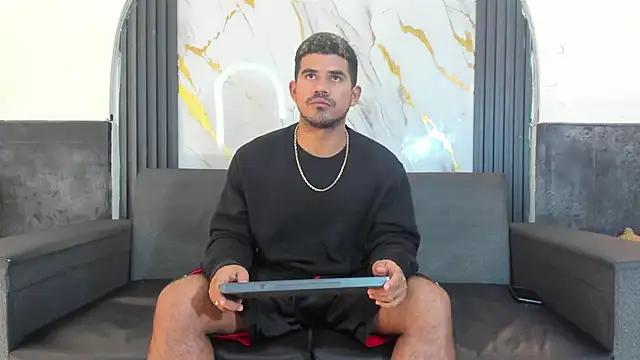 Latins_on_fire webcam