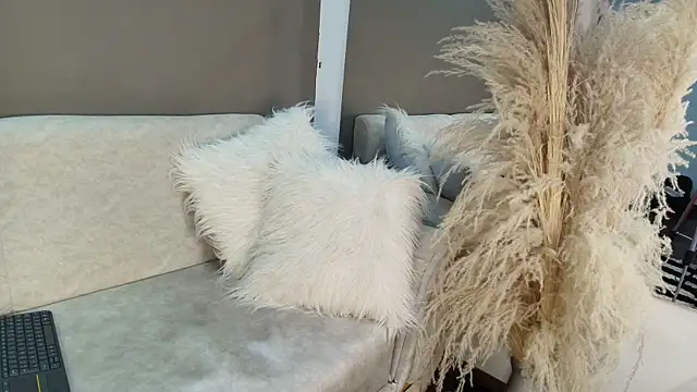 Ariia_Monroee webcam