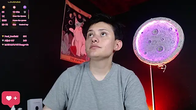 girl_intense444 webcam