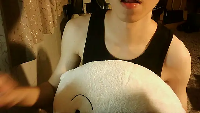 KYU890428 Live Webcam on Stripchat