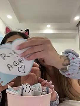 IsabellaEtthan live sex cam