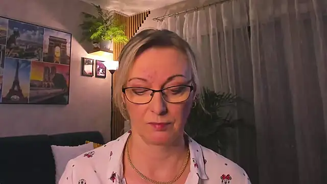 vanessa_chat - Vanessa_chat's free webcam - UK Sex Cams