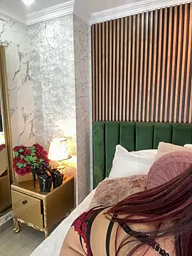 Webcam Model (MonicaMoret)  is live.Free join now!