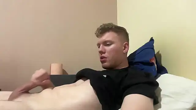 sexybooii6968 webcam