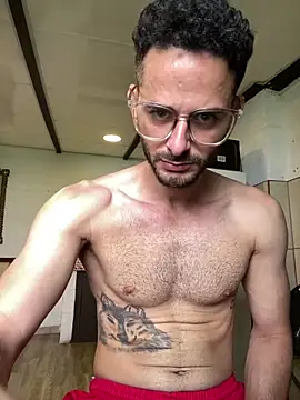 gatoquiles Live Webcam on Stripchat