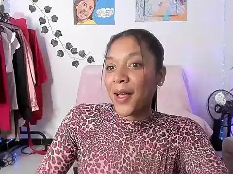 ElectraaJoness webcam