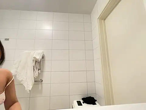 TitiTinyThai's chatroom