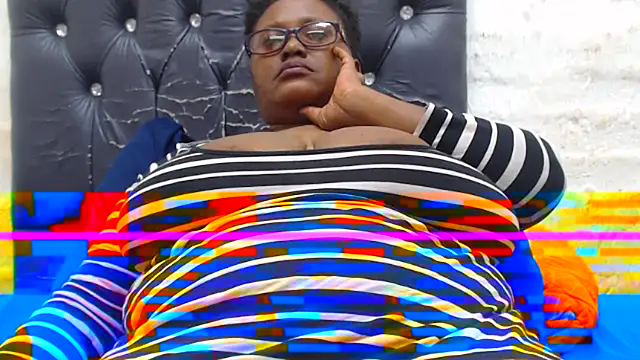 SexyBoobs44DD webcam