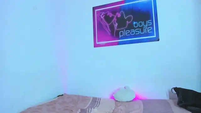 Pleasure_boys_hot webcam