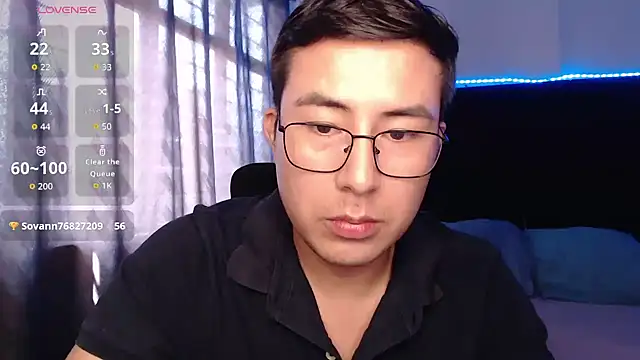 andrewmhilton_ Live Webcam on Stripchat