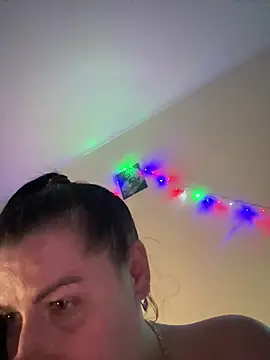 evelinia - Evelinia's free webcam - UK Sex Cams