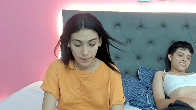 ariloe_quintero - Ariloe_quintero's free webcam - UK Sex Cams