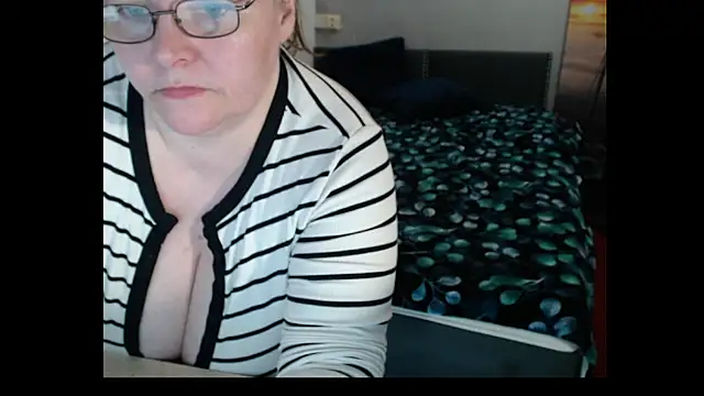 sweetboobs - Sweetboobs's free webcam - UK Sex Cams