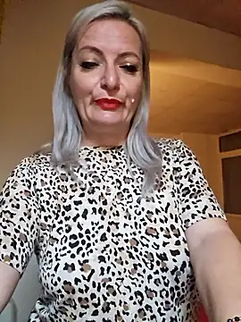 ladytouch - LadyTouch's free webcam - UK Sex Cams